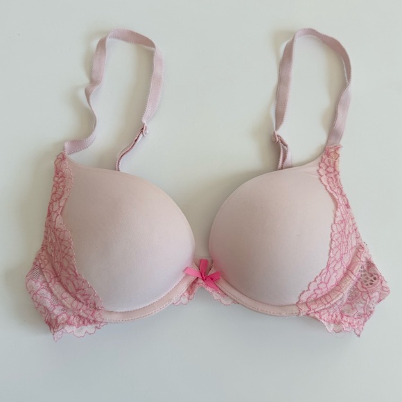 Victoria’s Secret Dream Angles Push Up Bra size 32B in Pink Lace - Picture 1 of 3